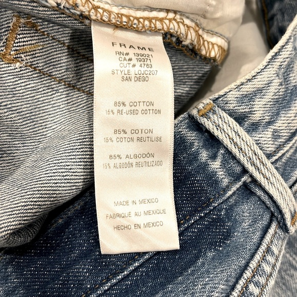 Frame Le Original Straight Leg Button Fly Jeans in San Diego Light Wash 26 Blue - Picture 9 of 10